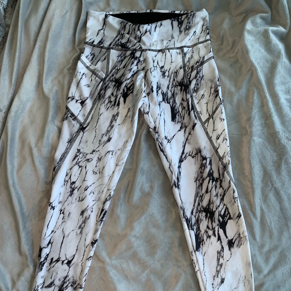 Strut This marble leggings